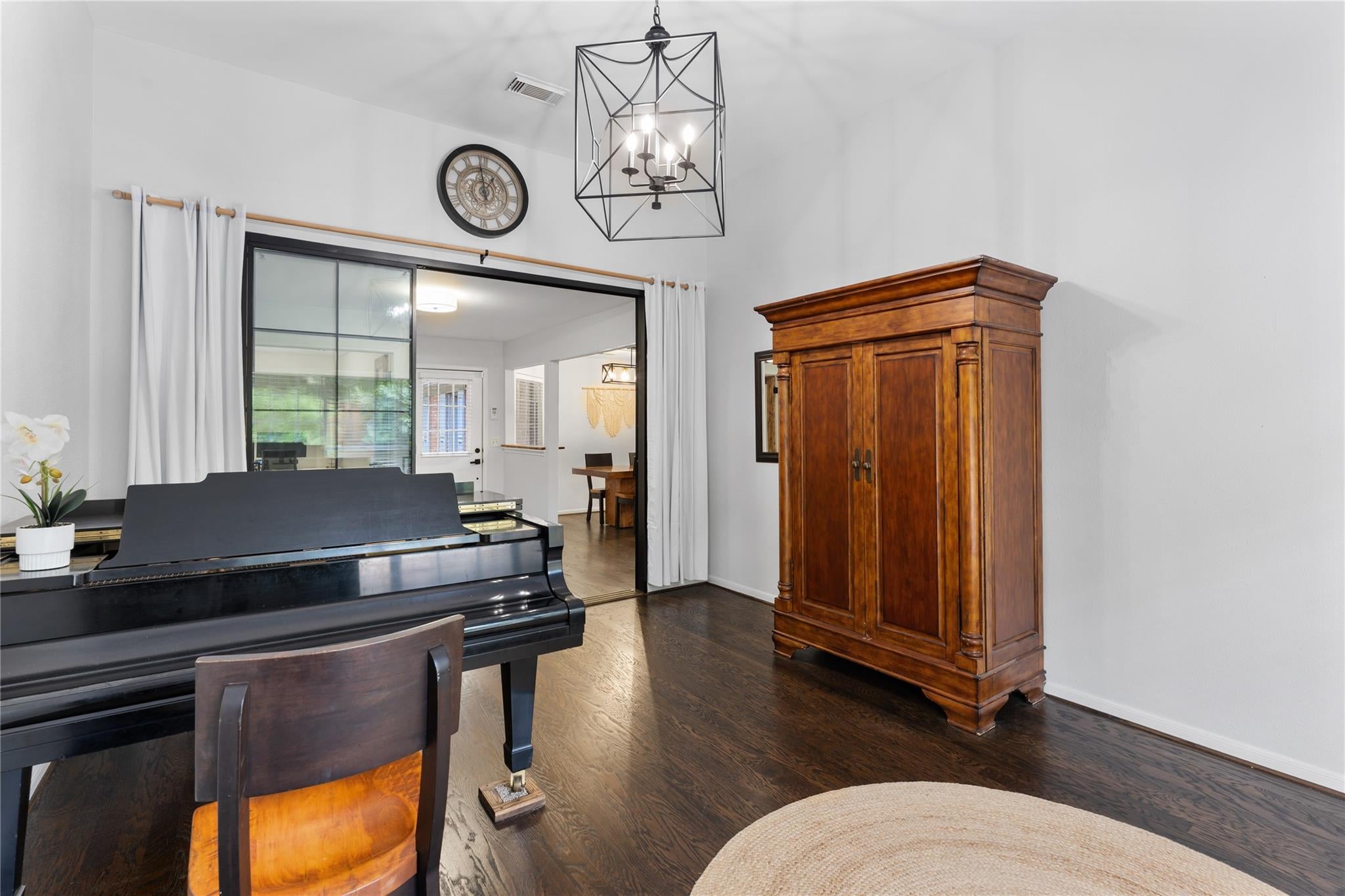 99 S Village Knoll Circle