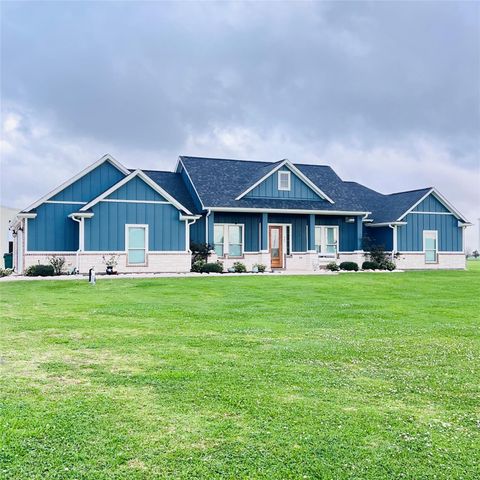 Photo of 320 Buffalo Trail, Angleton, TX 77515 (MLS # 52928801)