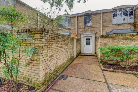 Photo of 2555 Marilee Lane #4, Houston, TX 77057 (MLS # 25316507)