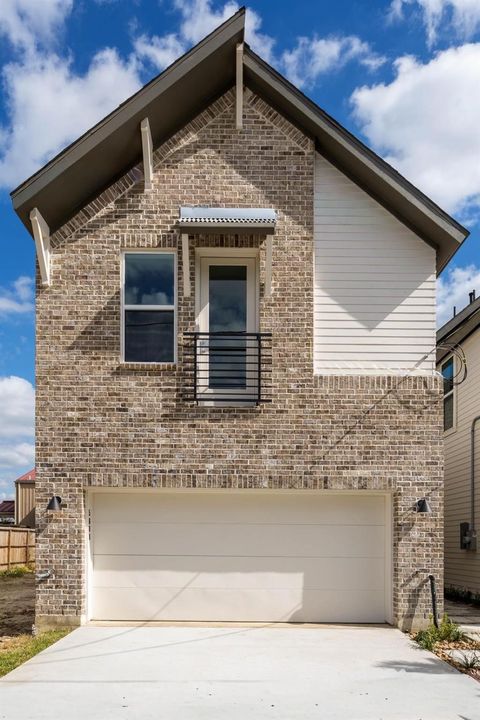 Photo of 5616 Bertellis Lane, Houston, TX 77091 (MLS # 36751594)