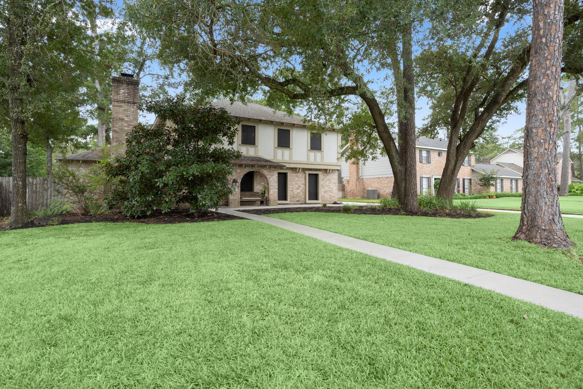 6211 Hickorycrest Drive