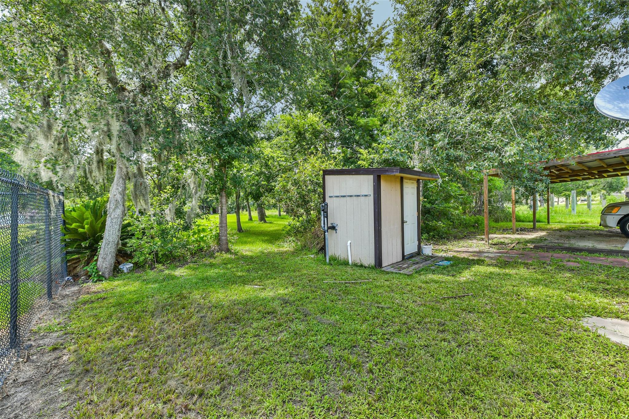 218 Shady Oaks