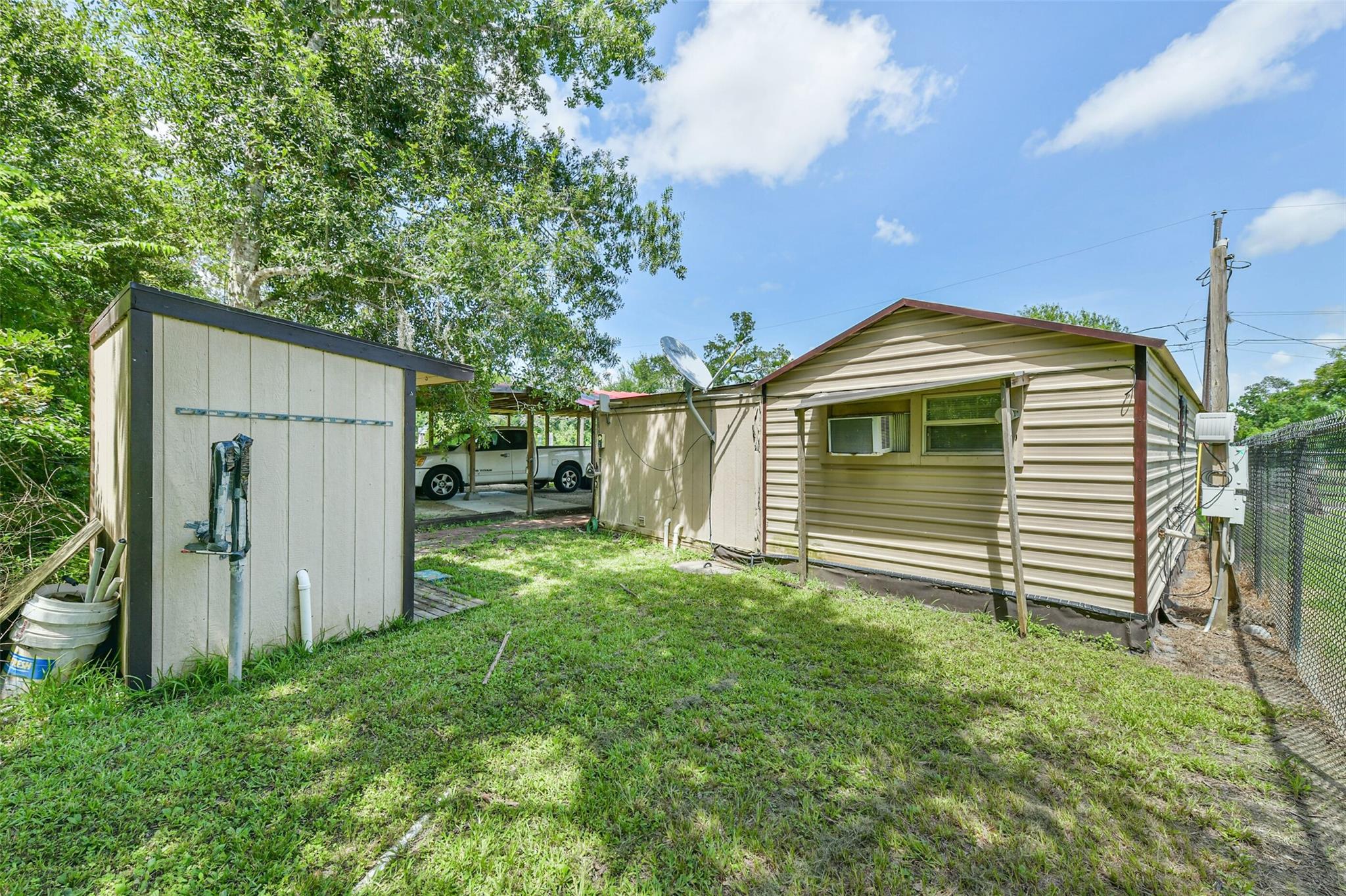 218 Shady Oaks