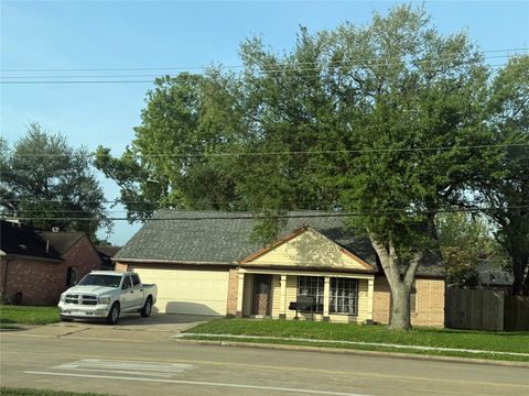 Photo of 2430 Shady Bend Drive, Pearland, TX 77581 (MLS # 26837851)