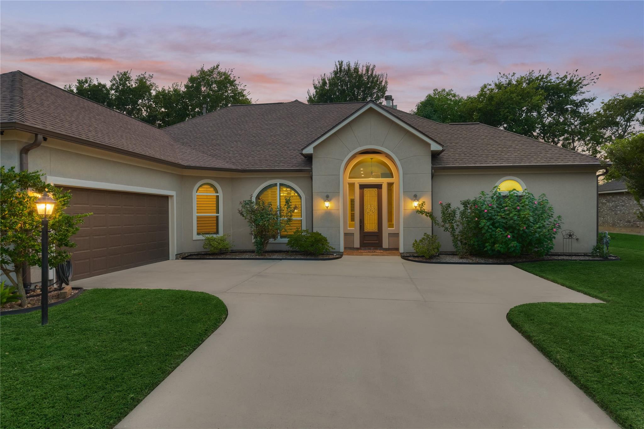 126 Hillsborough Drive W