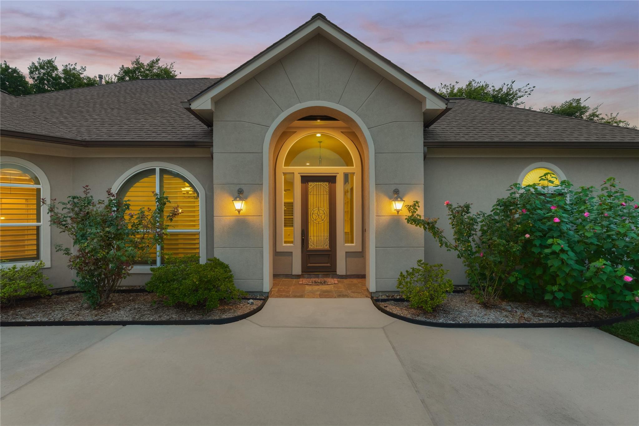126 Hillsborough Drive W