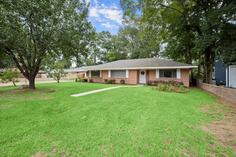 Photo of 205 Taft Avenue, Cleveland, TX 77327 (MLS # 59901876)
