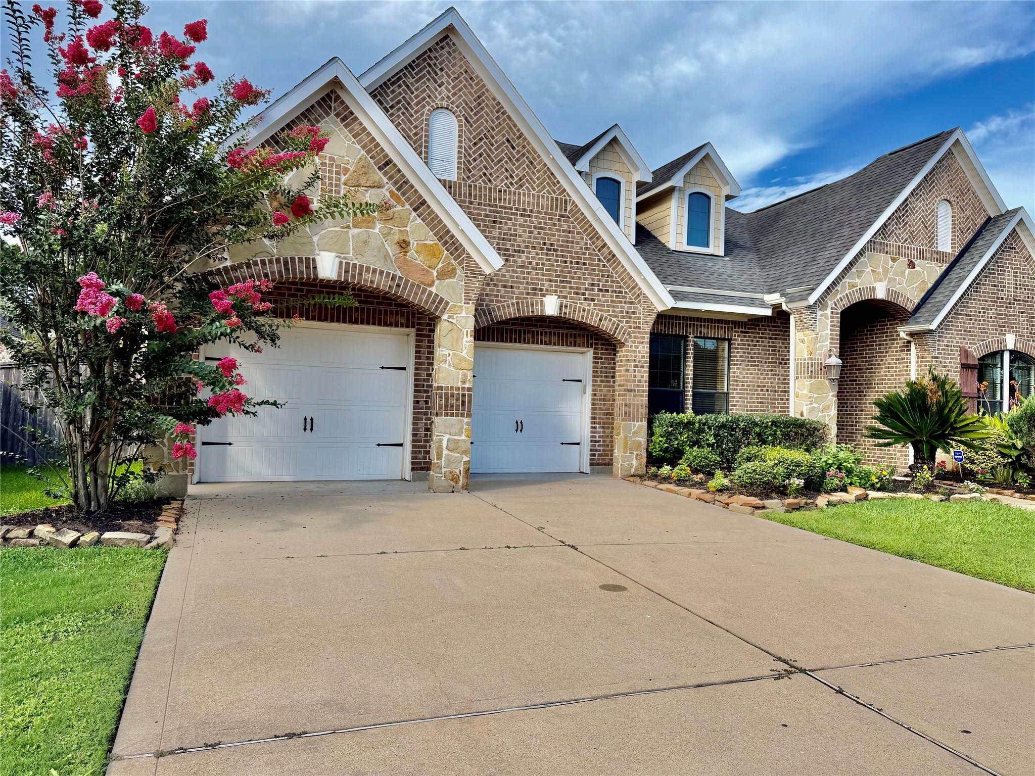6223 Duke Trail Lane