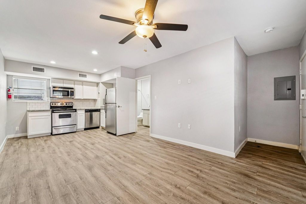 Photo of 2807 Beauchamp Street #11, Houston, TX 77009 (MLS # 10231228)