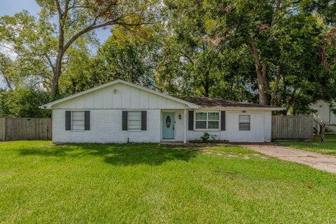 Homes For Rent - 135 W Barkley Street<br/> Hardin County, Sour Lake, TX 77659