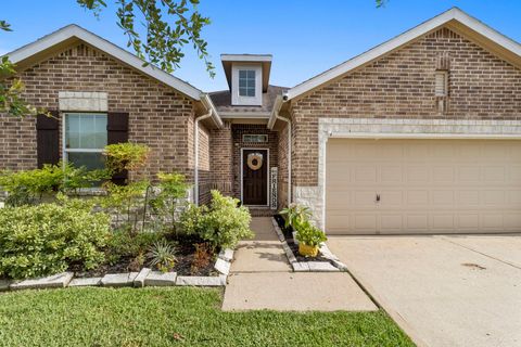 Photo of 4610 Legends Bay Drive, Baytown, TX 77523 (MLS # 51690449)