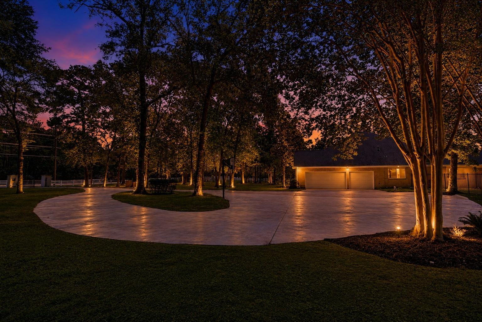 10965 Lake Forest Drive
