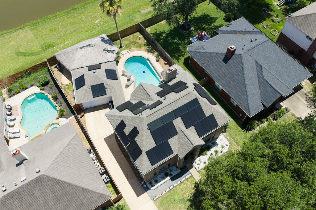 Photo of 2113 Spinnaker Drive, League City, TX 77573 (MLS # 97445599)
