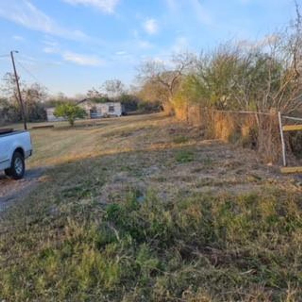 Photo of 7525 Maryland Avenue, Brownsville, TX 75521 (MLS # 75747009)