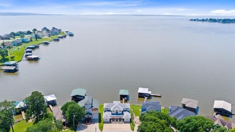 Photo of 650 Dove Island, Livingston, TX 77351 (MLS # 66103975)