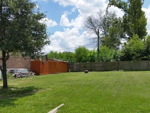 Photo of 502 Walston Lane, Houston, TX 77060 (MLS # 57391308)