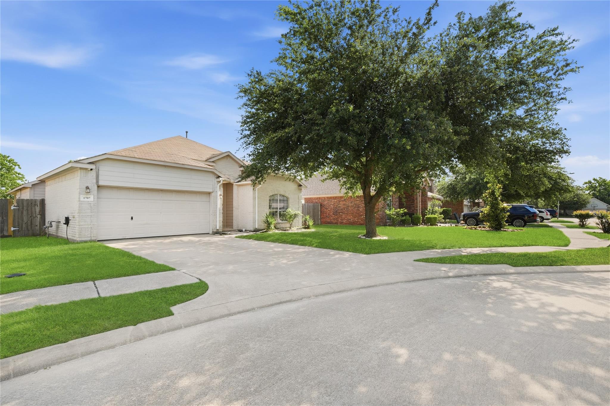 1707 N N Highlands Crossing