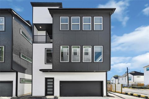 Photo of 1920 Laverne Street, Houston, TX 77080 (MLS # 76800157)