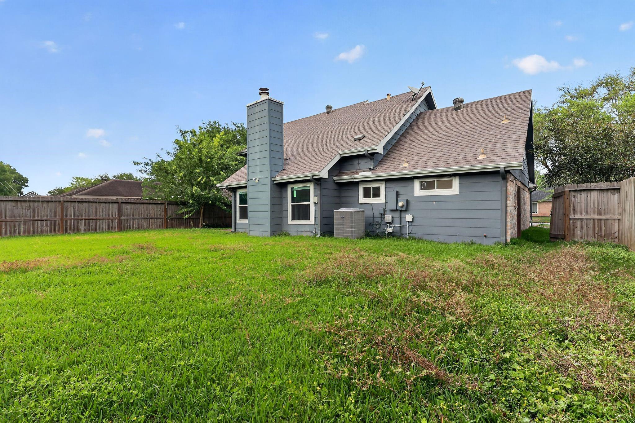 417 W Hillary Circle