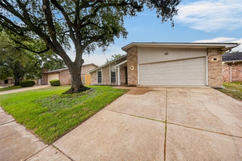 Photo of 16807 Clan Macintosh Drive, Houston, TX 77084 (MLS # 30702590)