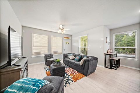 Photo of 714 Lee Street, La Porte, TX 77571 (MLS # 56719260)