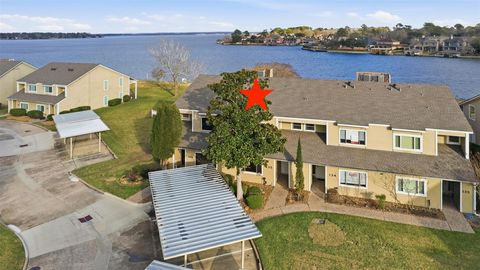 Photo of 135 April Point Drive S, Conroe, TX 77356 (MLS # 26595843)