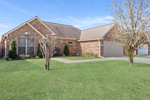 Photo of 7825 Quail Court, Beaumont, TX 77713 (MLS # 98968723)