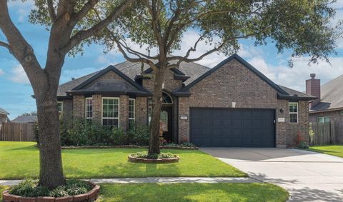 Photo of 6111 Wickshire Drive, Rosenberg, TX 77471 (MLS # 76734373)