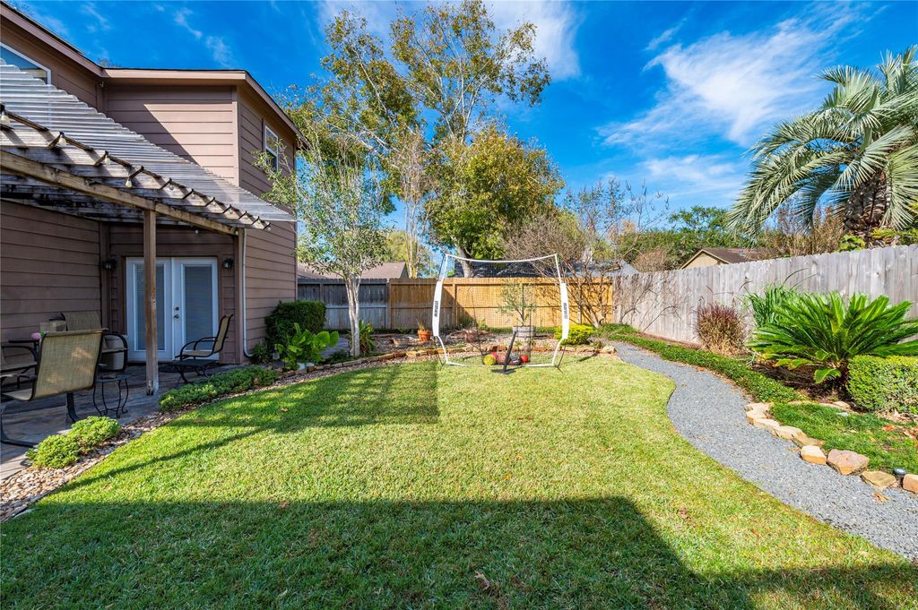 Photo of 603 Chedworth Drive, Houston, TX 77062 (MLS # 87218588)