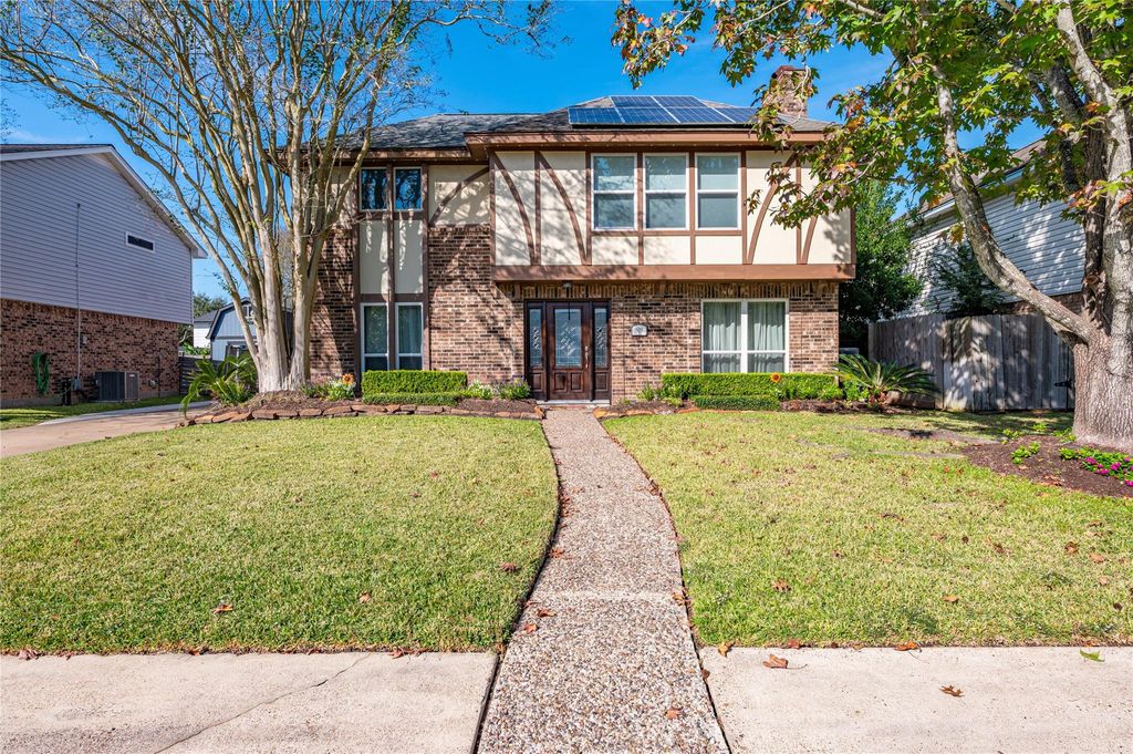 Photo of 603 Chedworth Drive, Houston, TX 77062 (MLS # 87218588)
