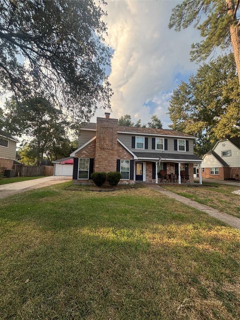 Photo of 7815 12th Fairway Lane, Humble, TX 77346 (MLS # 31697402)