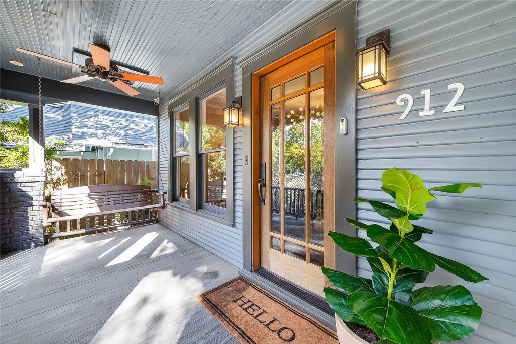 Photo of 912 Heights Boulevard, Houston, TX 77008 (MLS # 7297713)