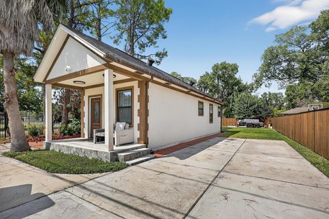 Photo of 958 Conklin Street, Houston, TX 77088 (MLS # 8653299)