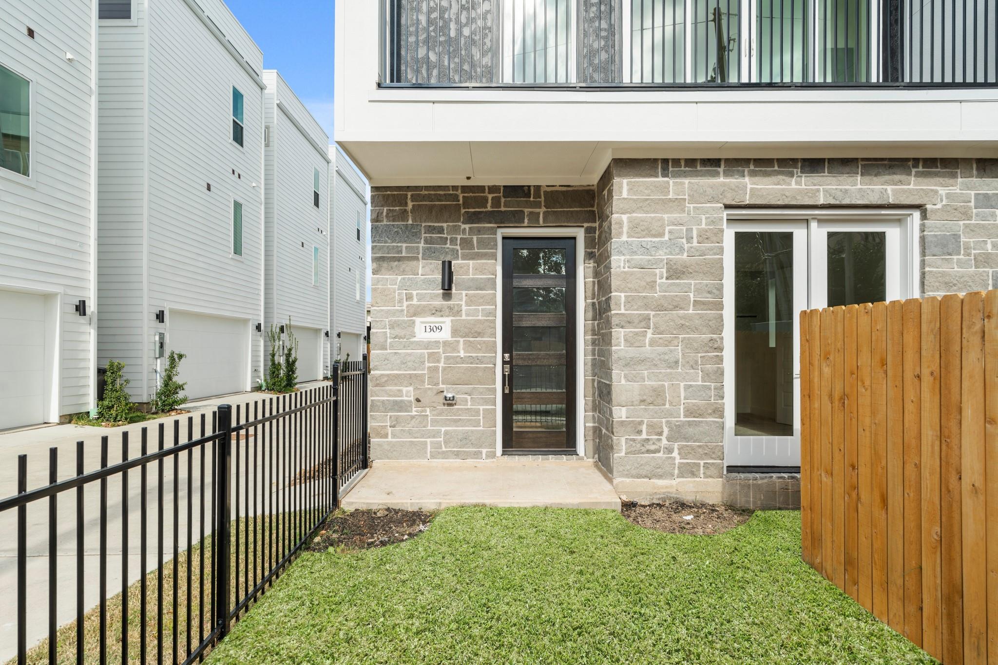 1309 Rosewood Street