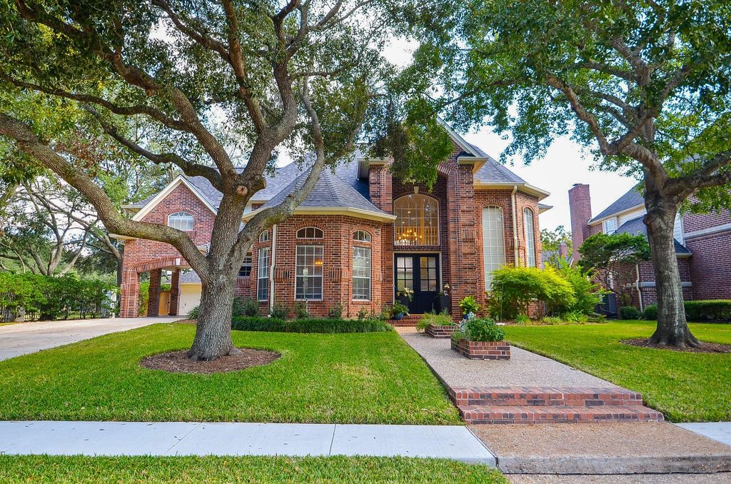 Photo of 3003 E Hickory Park Circle, Sugar Land, TX 77479 (MLS # 94073097)