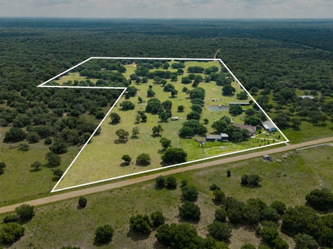Photo of 1009 Private Road 1024, Hallettsville, TX 77964 (MLS # 87850791)