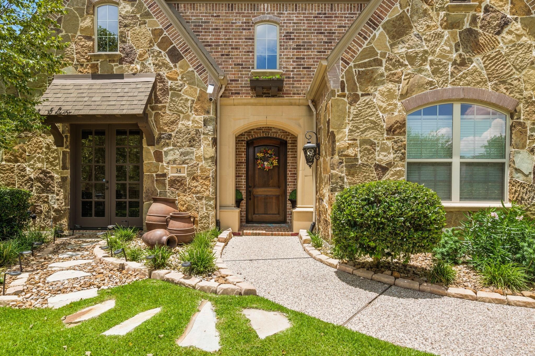 34 N Player Manor Cir