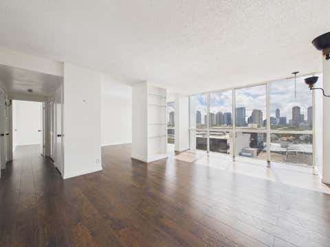 Photo of 5001 Woodway Drive #1103, Houston, TX 77056 (MLS # 71591717)