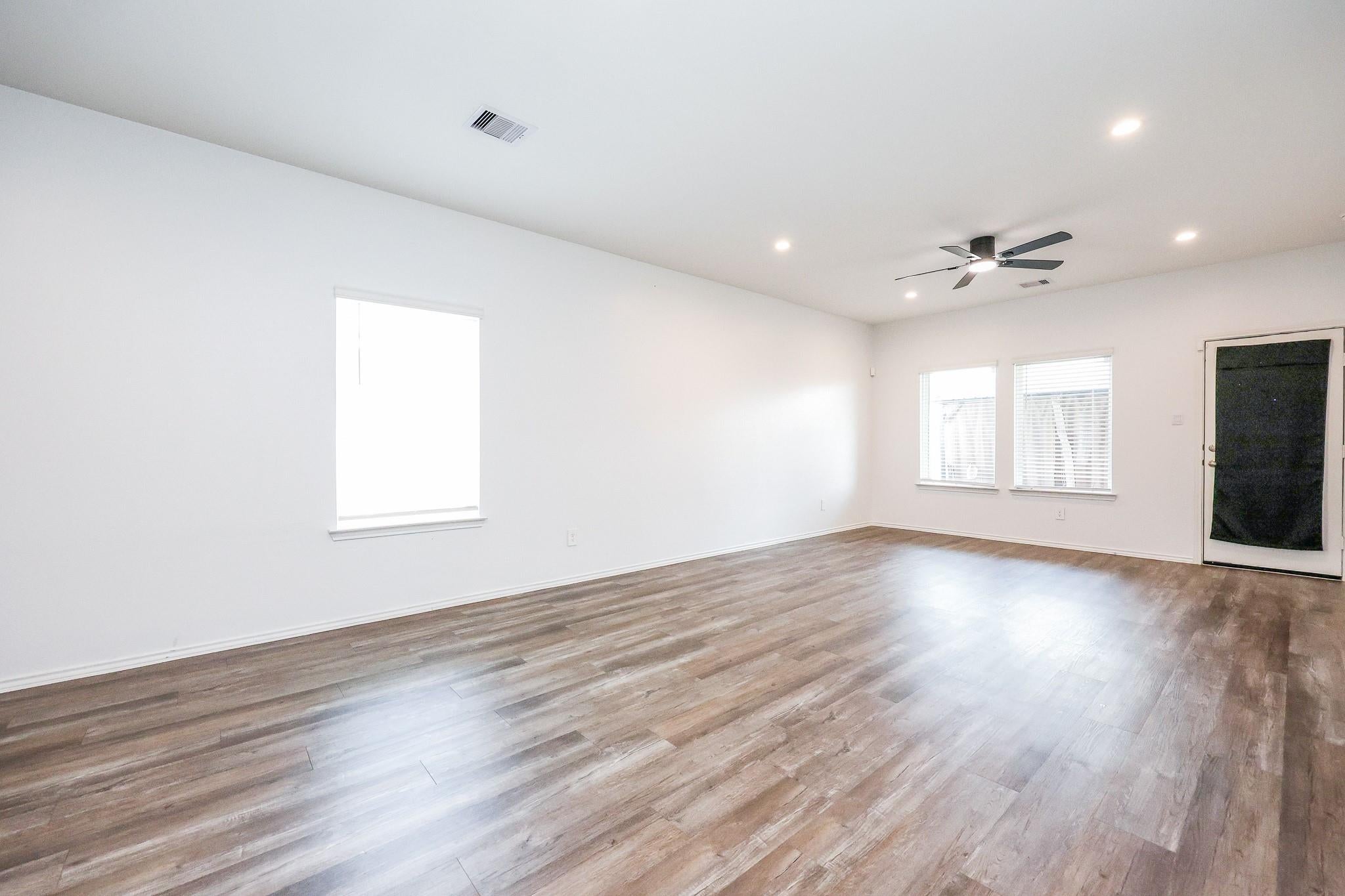 5419 Desert Glen Drive