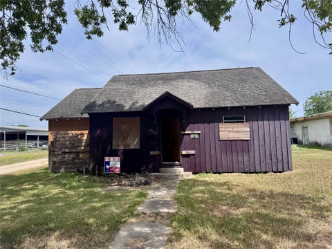 Photo of 2113 Cypress Avenue, Bay City, TX 77414 (MLS # 45642837)