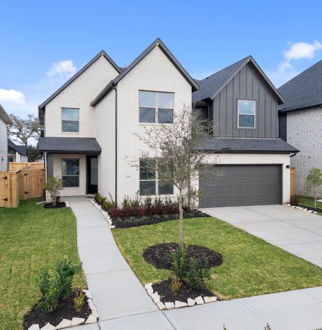 Photo of 10919 Spring Wind Drive, Missouri City, TX 77459 (MLS # 63329310)