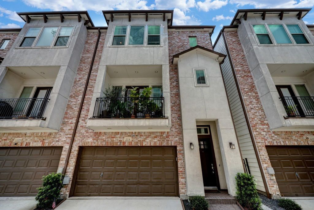 Photo of 2231 Chenevert Street, Houston, TX 77003 (MLS # 46604694)