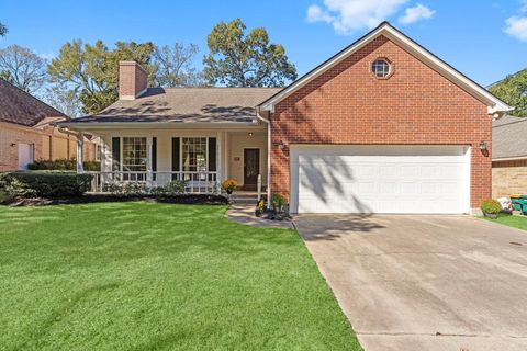 Photo of 399 Rolling Hills Drive, Conroe, TX 77304 (MLS # 18929485)