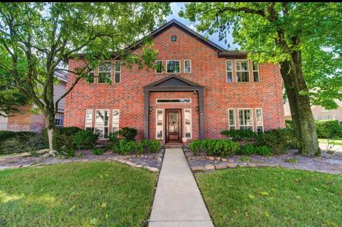 Photo of 13515 Jessica Lane, Houston, TX 77069 (MLS # 60252245)