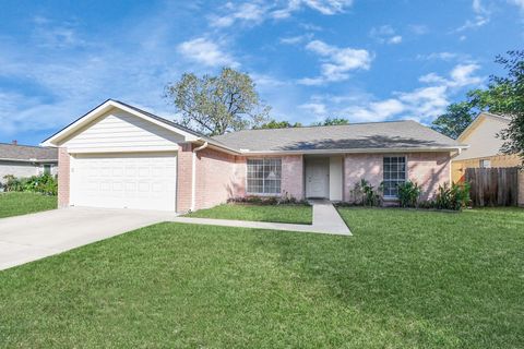Photo of 10023 King Ranch Lane, Sugar Land, TX 77498 (MLS # 12414718) Photo of 10023 King Ranch Lane, Sugar Land, TX 77498 (MLS # 12414718)