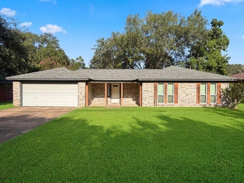 Photo of 1809 N Valderas Street, Angleton, TX 77515 (MLS # 82461632)