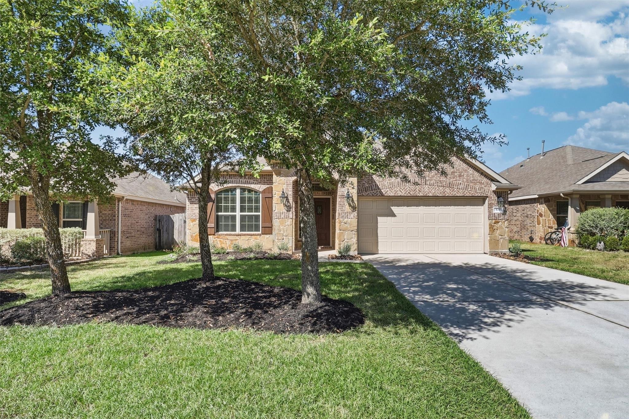637 Maple Point Drive E