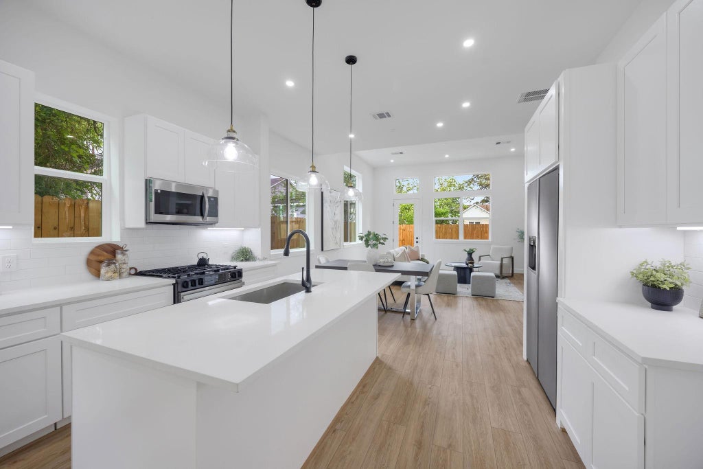 Photo of 3107 Stonewall Street, Houston, TX 77020 (MLS # 72234783)