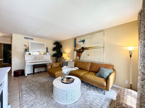 Photo of 5550 N Braeswood Boulevard #128, Houston, TX 77096 (MLS # 26297830)