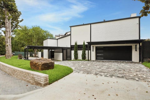 Homes For Sale - 13 Tiel Way<br/> Houston, TX 77019